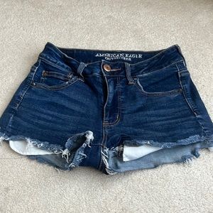 AE Shorts super-stretch. Size 4